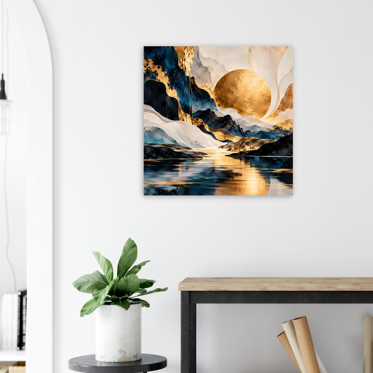 Quadratisches Kunstposter mit abstrakter Küstenlandschaft, Goldmond und türkisblauen Flächen