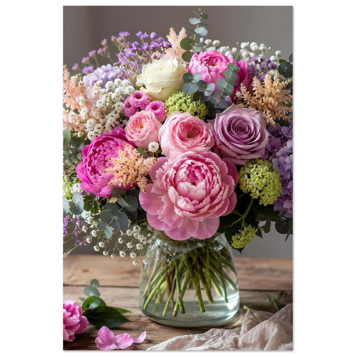 Vertikales Blumenposter mit Pastellblumen in Vase, einzelne Blüten im Vordergrund