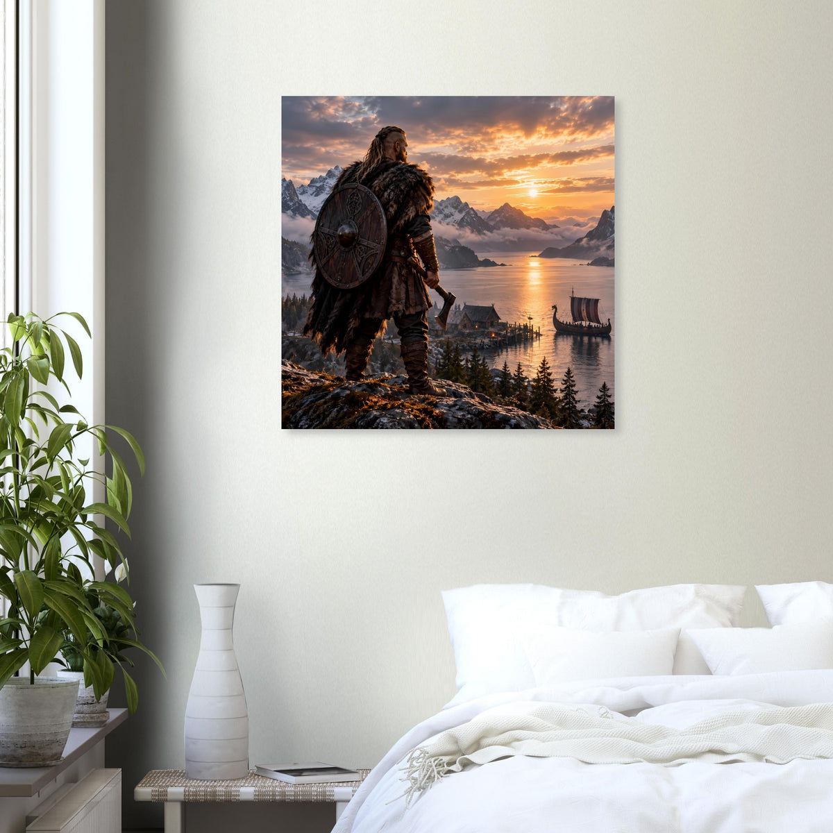 Gerahmtes Poster mit Wikinger im Fell, Rundschild, Sonnenuntergang über ruhigem Fjord