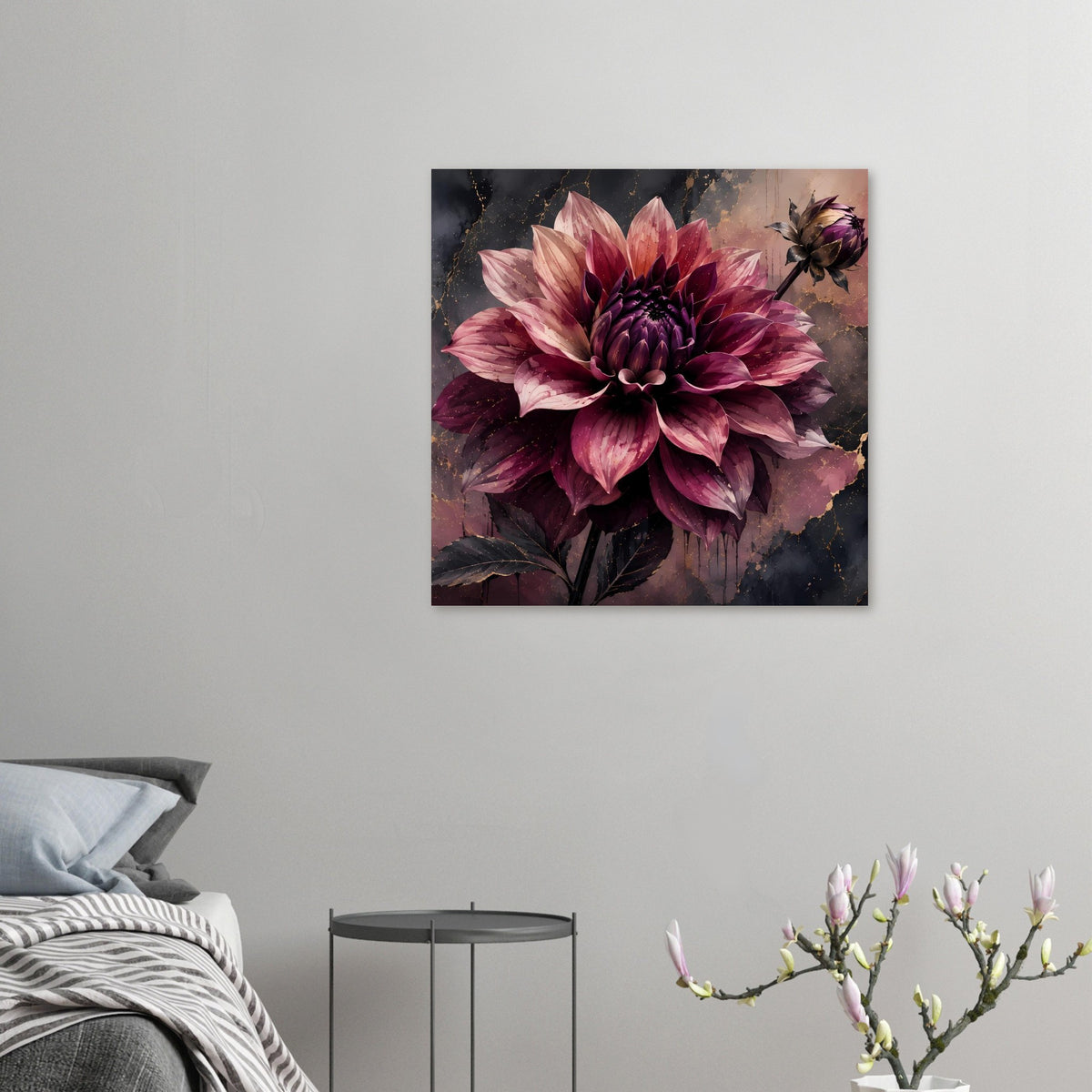 Kleines Blumenposter mit Dahlie in Violett-Rosa, goldene Akzente und zentraler Blütenkern