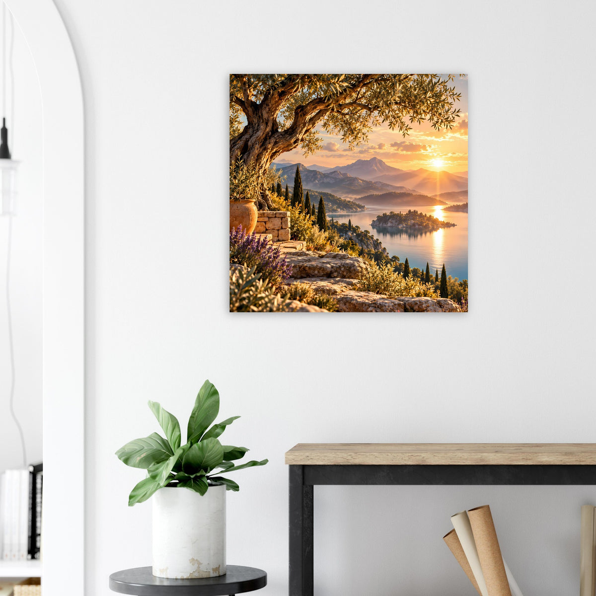 Quadratisches Wandposter mit Abendsonne, Landschaft mit Weg, Zypressen und ruhigem Wasser