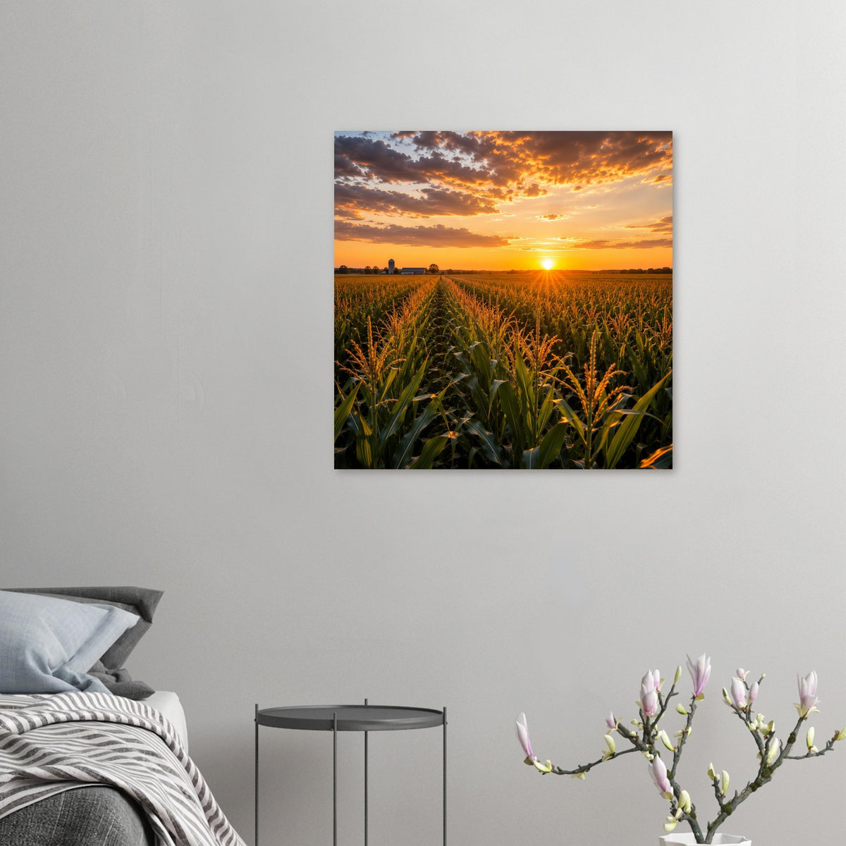 Kleines Poster mit Sonnenuntergang über Maisfeld, orange-goldener Himmel, Sonne am Horizont
