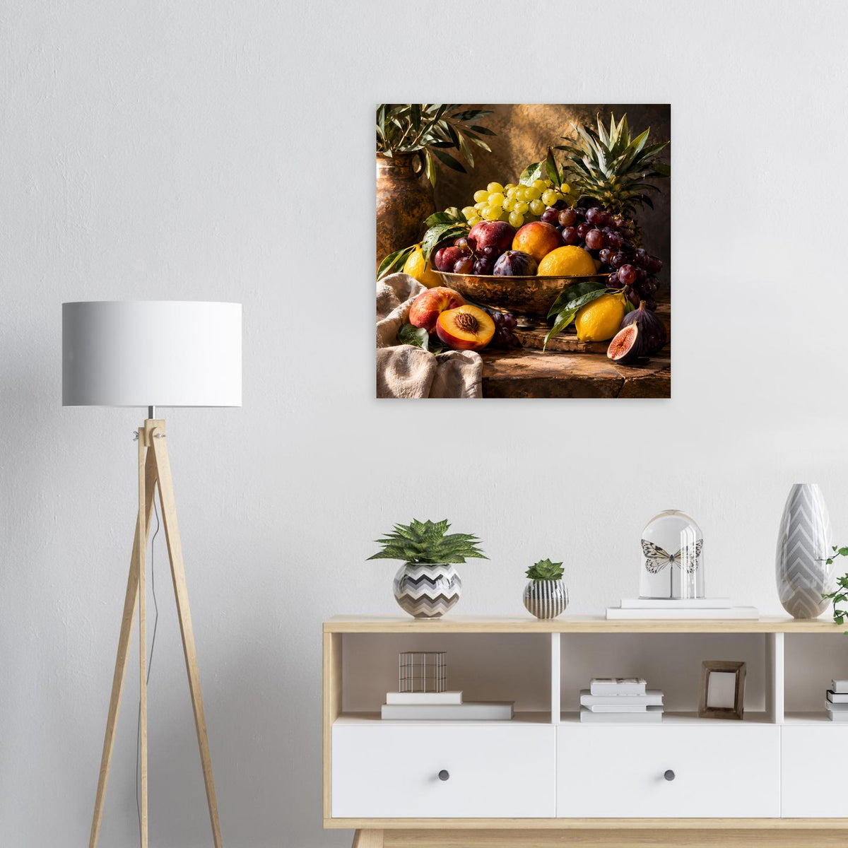 Gerahmtes Stillleben-Poster mit Obst, Weintrauben und Zitronen auf einer Holzplatte