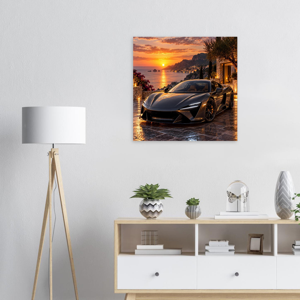 Poster mit Sportwagen im Sonnenuntergang am Meer, quadratisch