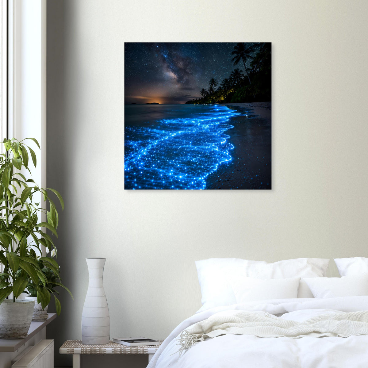 Meeresposter mit blauem Glitzern im Meer und ruhigem Strand bei Nacht