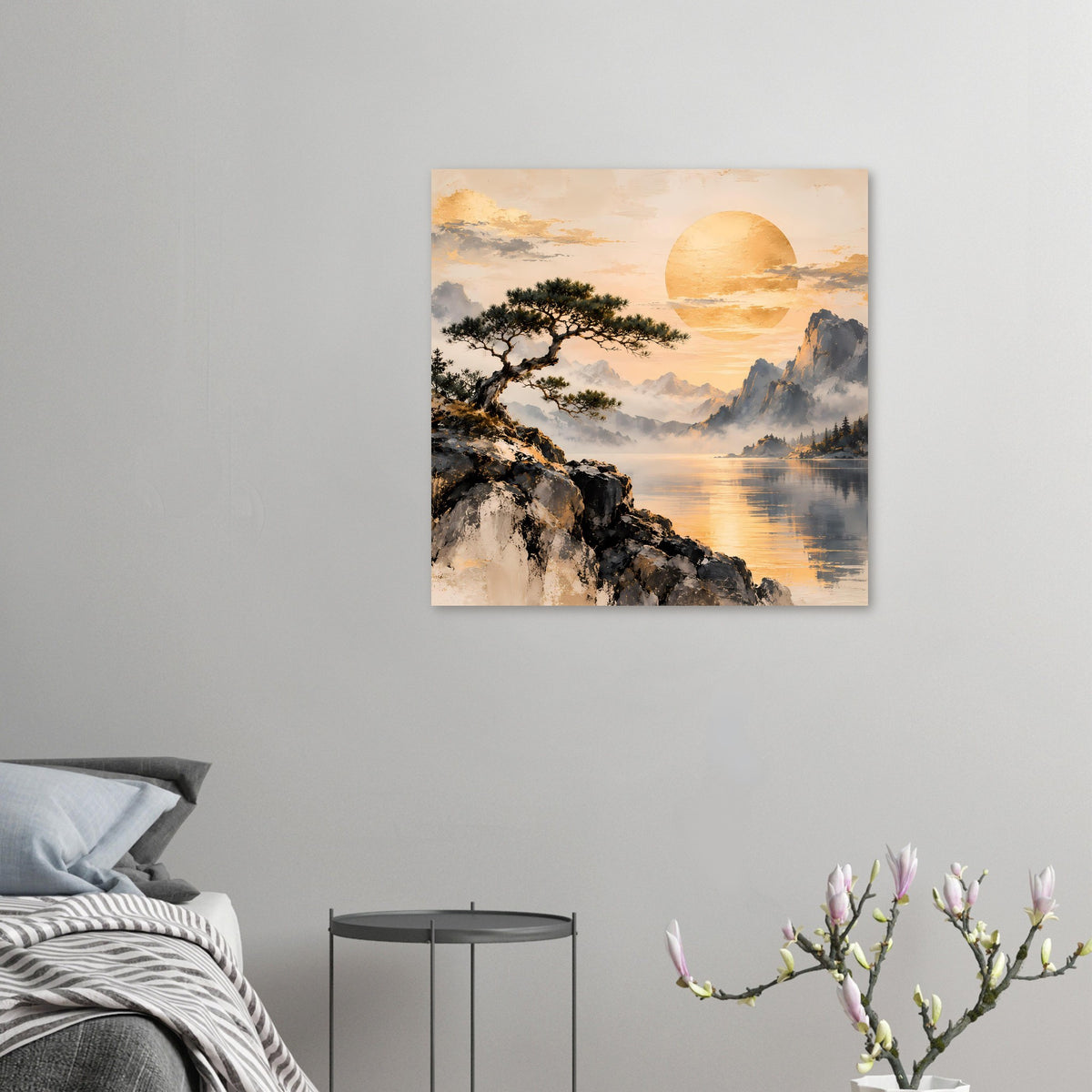 Kleines gerahmtes Landschaftsposter an der Wand: Baum, Felsen, Berge, See und Halbmond.