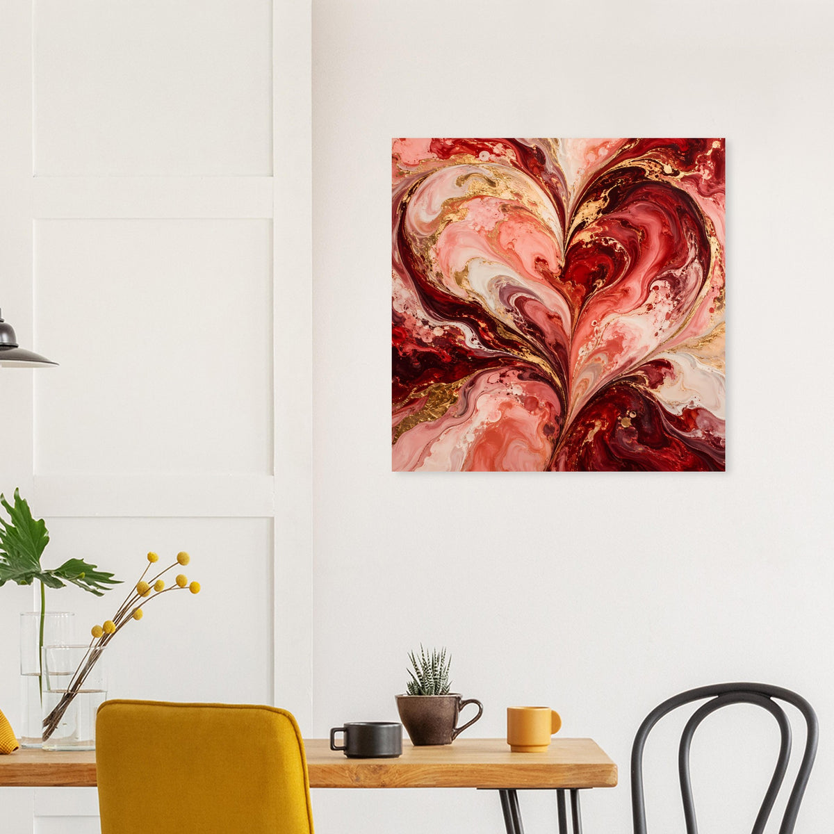Wandposter mit abstraktem Herz in Rot, Rosa und Gold, verspielte Wirbeloptik