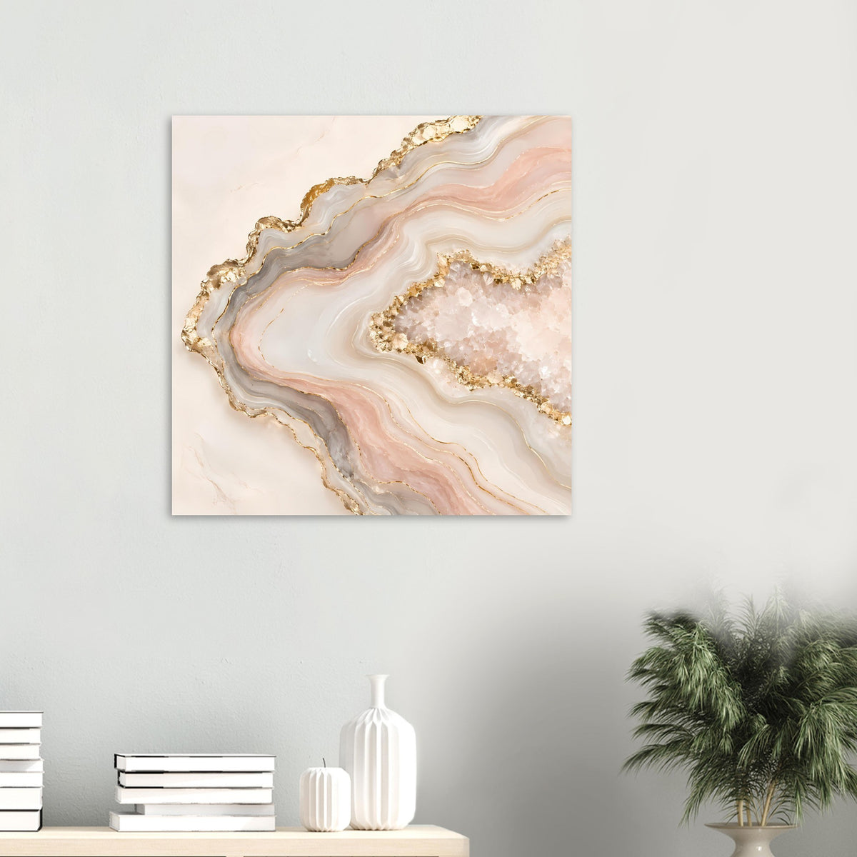 Abstraktes Poster mit Geoden-Kristallen in Rosé, Creme und Gold