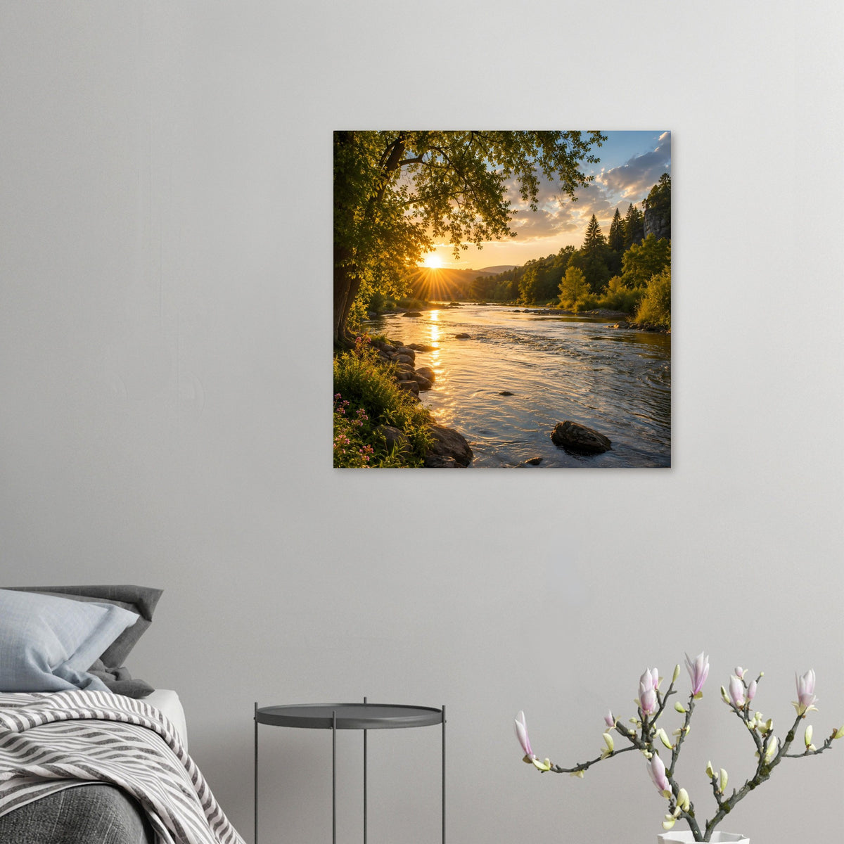 Kleines Naturposter mit Fluss bei Sonnenuntergang, goldene Reflexe und Felsen