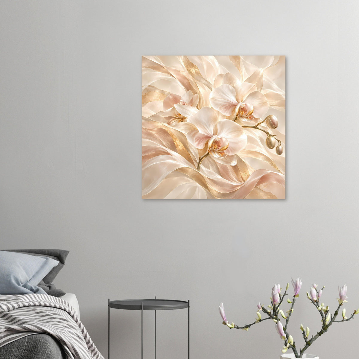 Kleines quadratisches Orchideenposter mit cremeweißen Blüten und gold schimmernden Akzenten