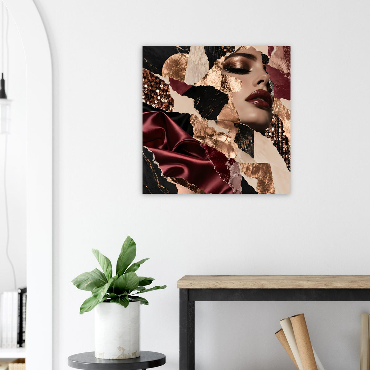 Posterbild mit Collage aus Bordeaux, Gold und Schwarz: Gesicht im Nahbereich