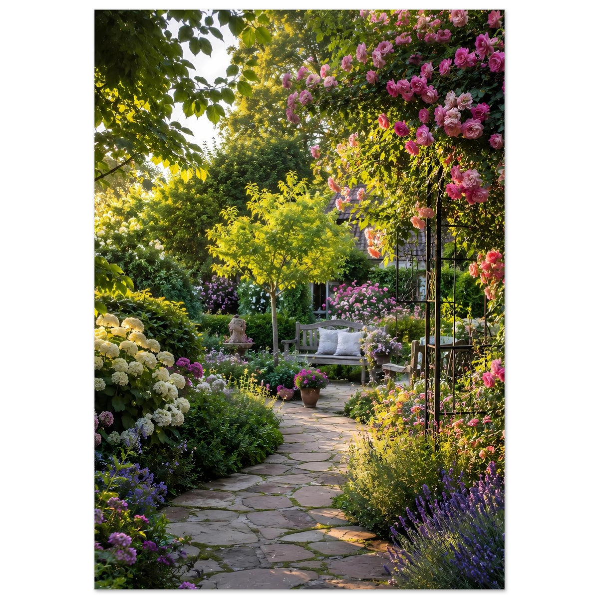 Vertikales Poster mit Gartenweg, gelbem Laub und pinken Rosen, Rankbogen, schwarzer Rahmen