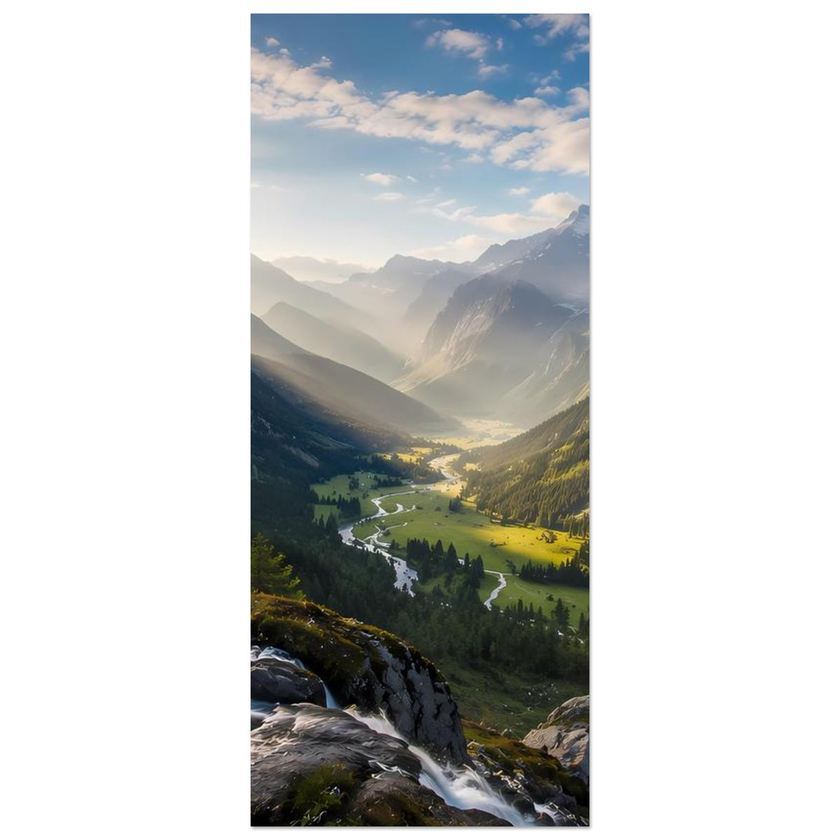 Hochformatiges Poster mit Bergmassiv, Tal mit Feldern und Felsbach im Sonnenlicht