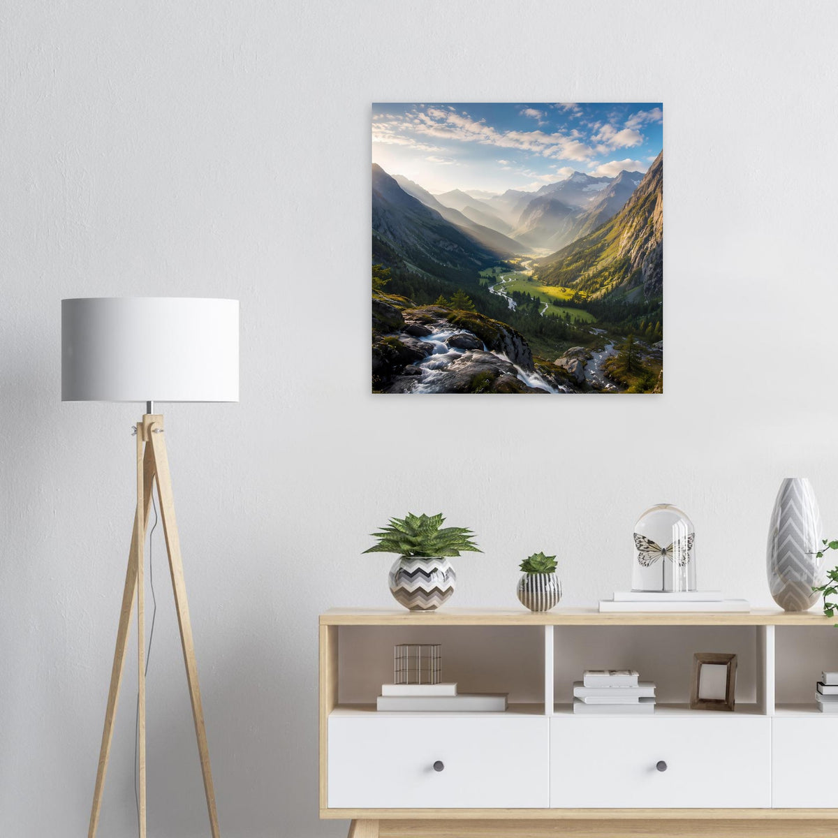 Gerahmtes quadratisches Poster mit Bergtal, Bach und Sonnenstrahlen