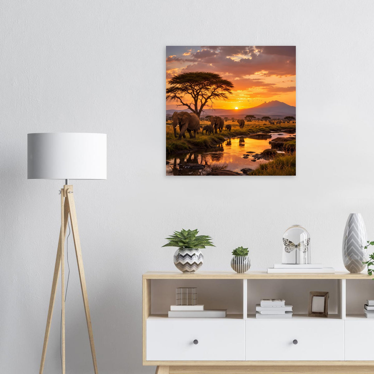 Wandposter mit Elefanten an Fluss bei Sonnenuntergang in afrikanischer Savanne