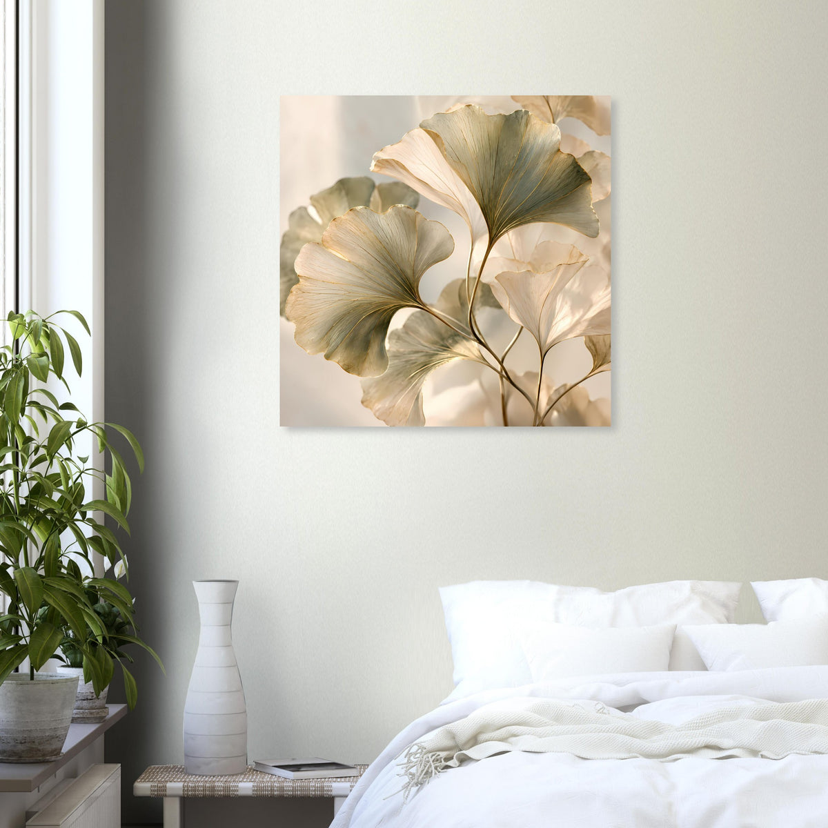 Quadratisches Poster mit botanischem Blattmotiv in Creme und goldenen Akzenten