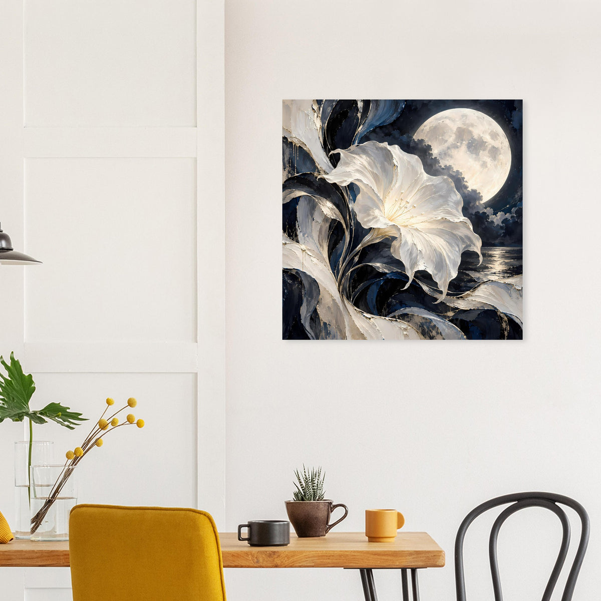 Quadratisches Blumenposter mit weißer Blüte und Mondsichel im Nachtmotiv.