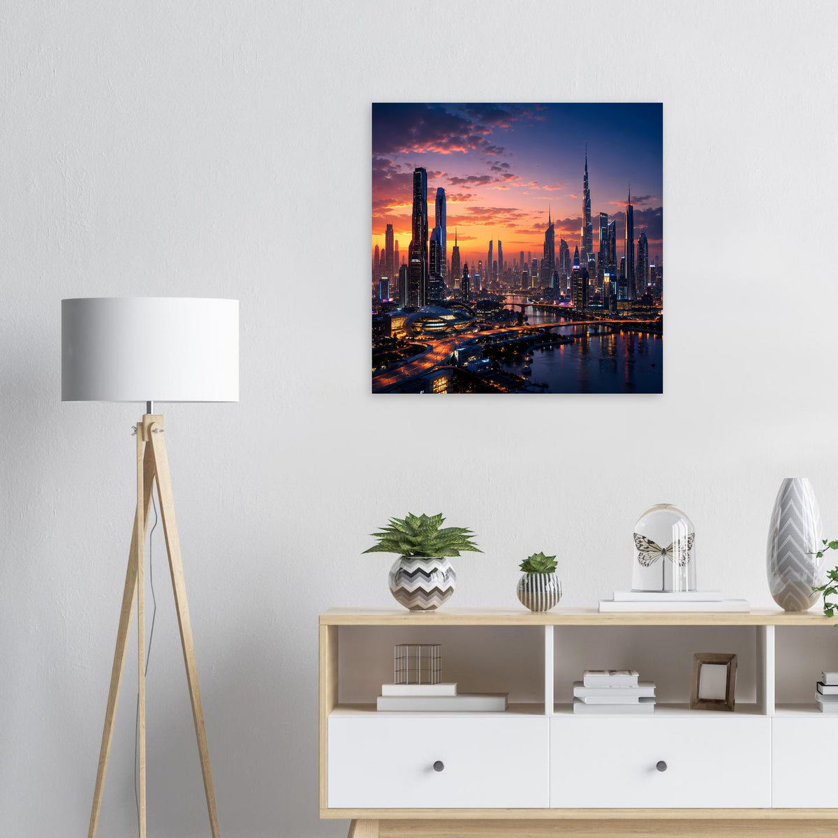 Quadratisches Skyline-Poster mit Sonnenuntergang am Fluss und beleuchteten Wolkenkratzern.