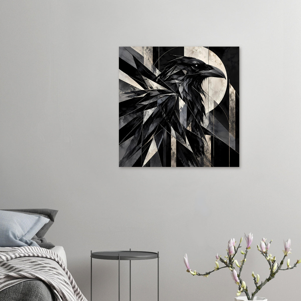 Kunstposter mit geometrischem Raben in Schwarz-Weiß, quadratisches Motiv mit Federn, Detailansicht