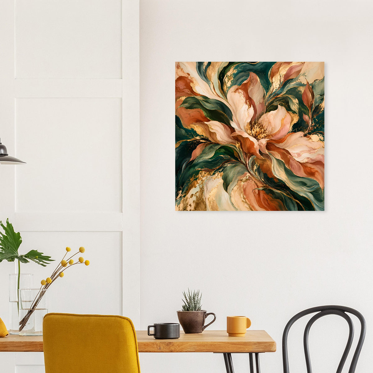 Blumenposter mit Pfirsich- und Terrakotta-Blüten, grünen Blättern und goldenen Akzenten