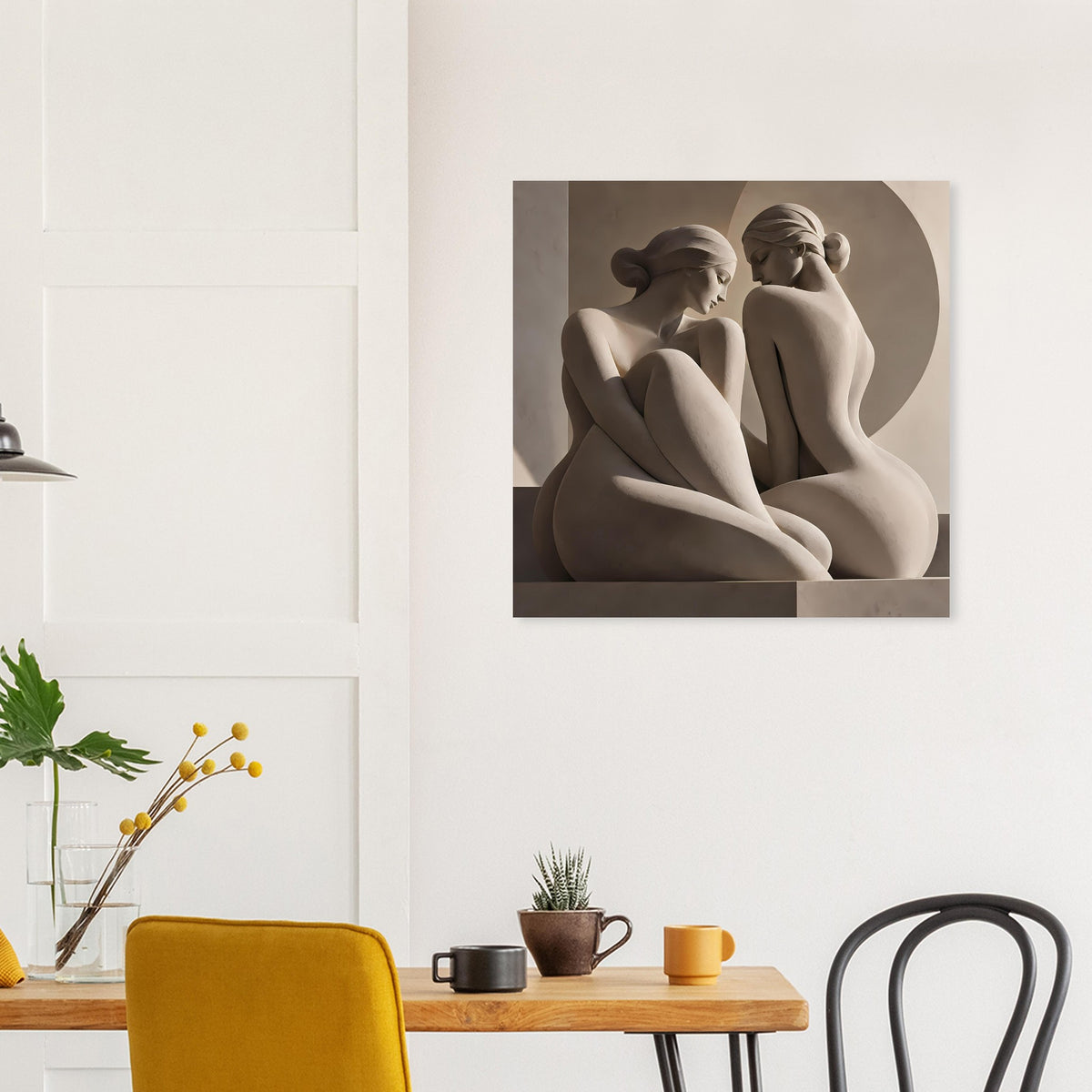 Kunstposter mit zwei sitzenden Aktfiguren in beigem Monochrom, gerahmt