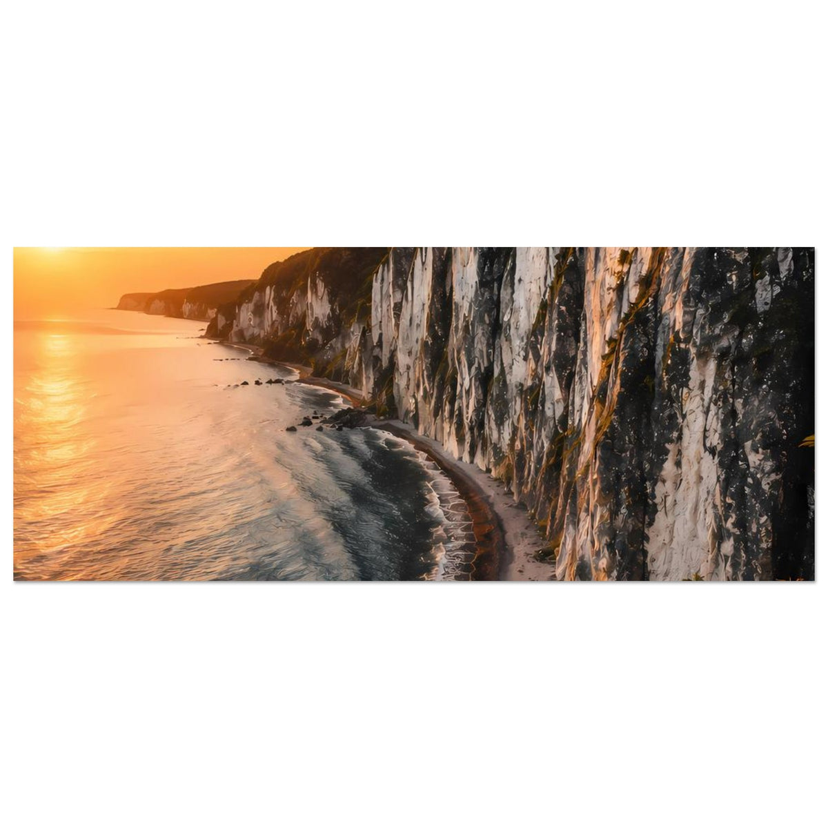 Poster: Panorama der Küste mit Felsklippen, Wellenlinie und Abendsonne