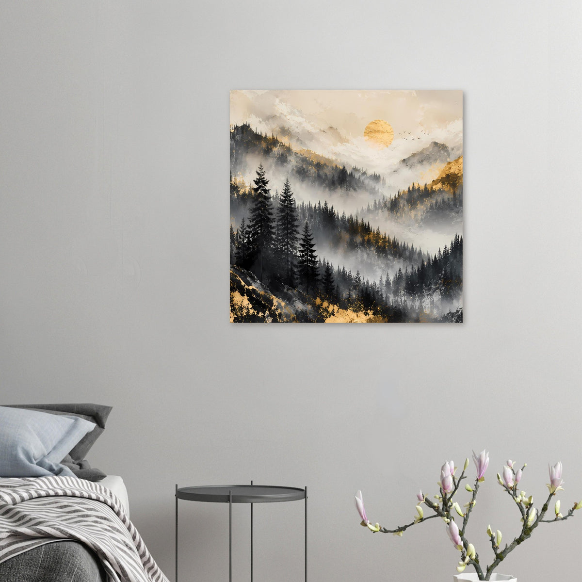 Kleines Berglandschaftsposter mit Nebel, Tannenwald und goldener Sonne