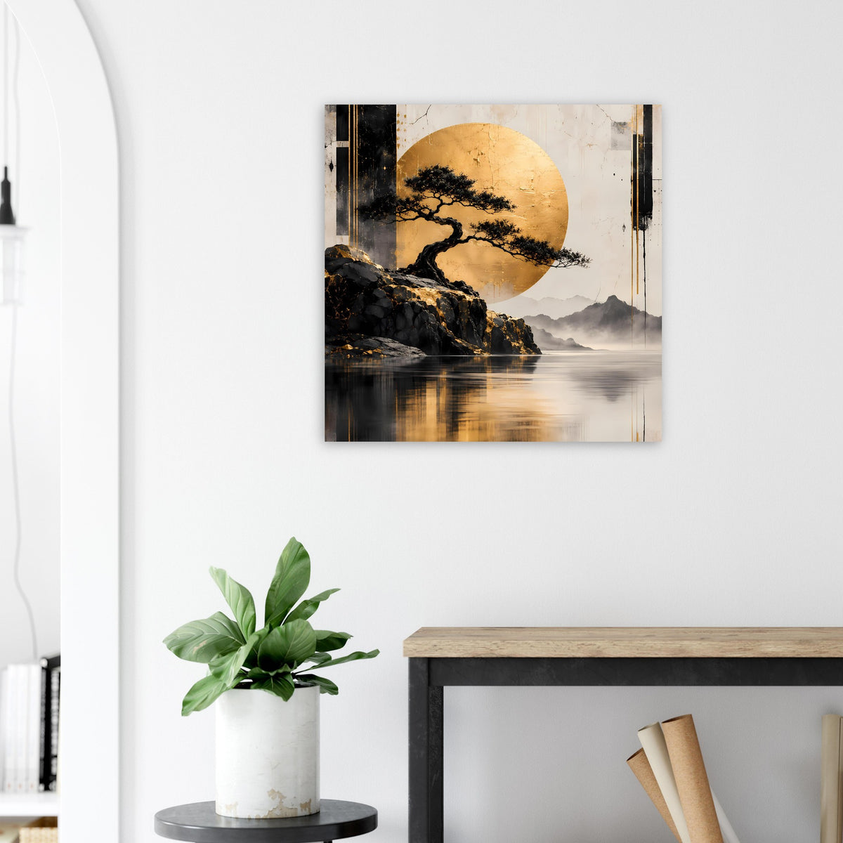 Poster mit goldenem Vollmond, schwarzem Baum und Wasserlandschaft im Zen-Stil