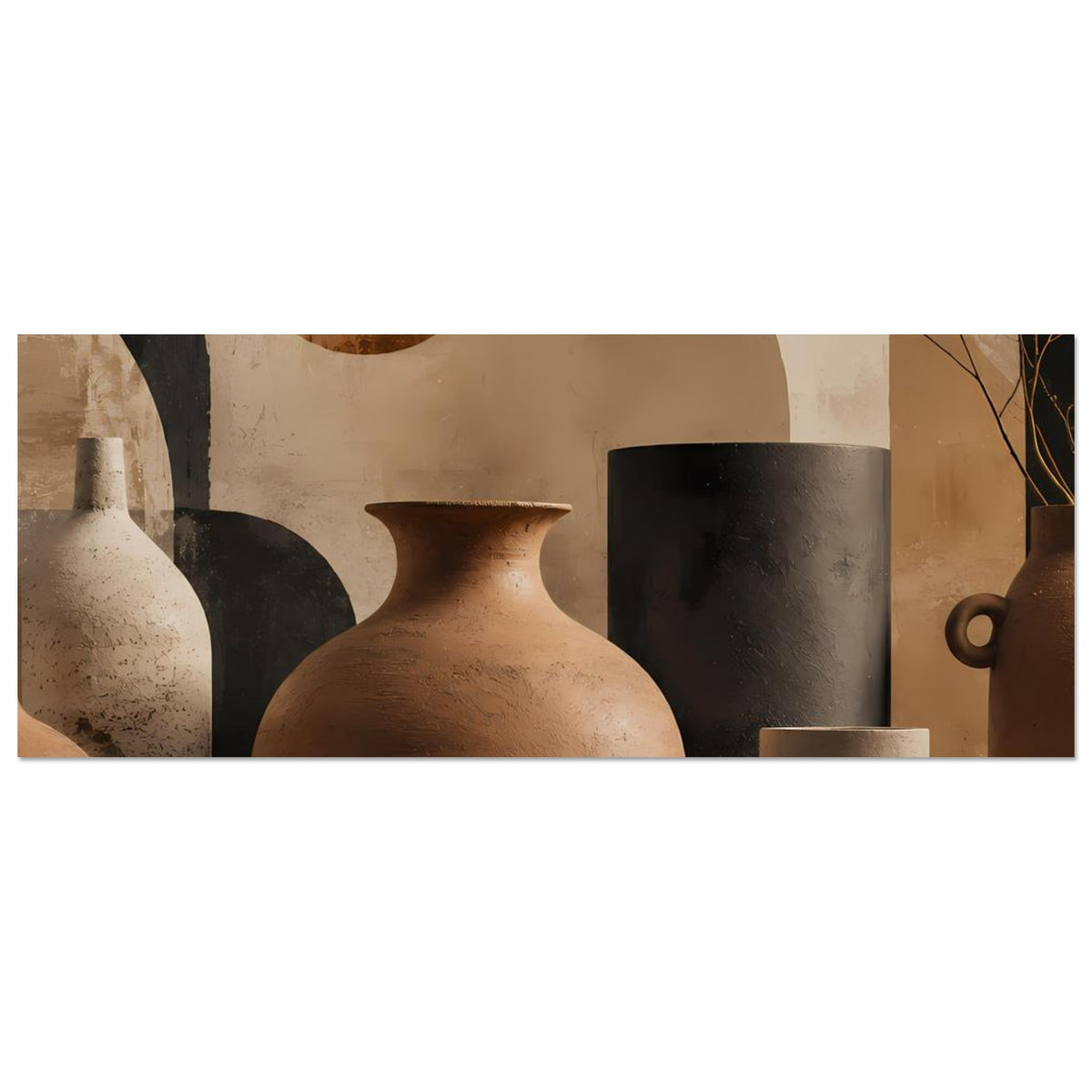 Horizontales Poster mit Keramikvasen, Fokus auf große terrakottafarbene Vase
