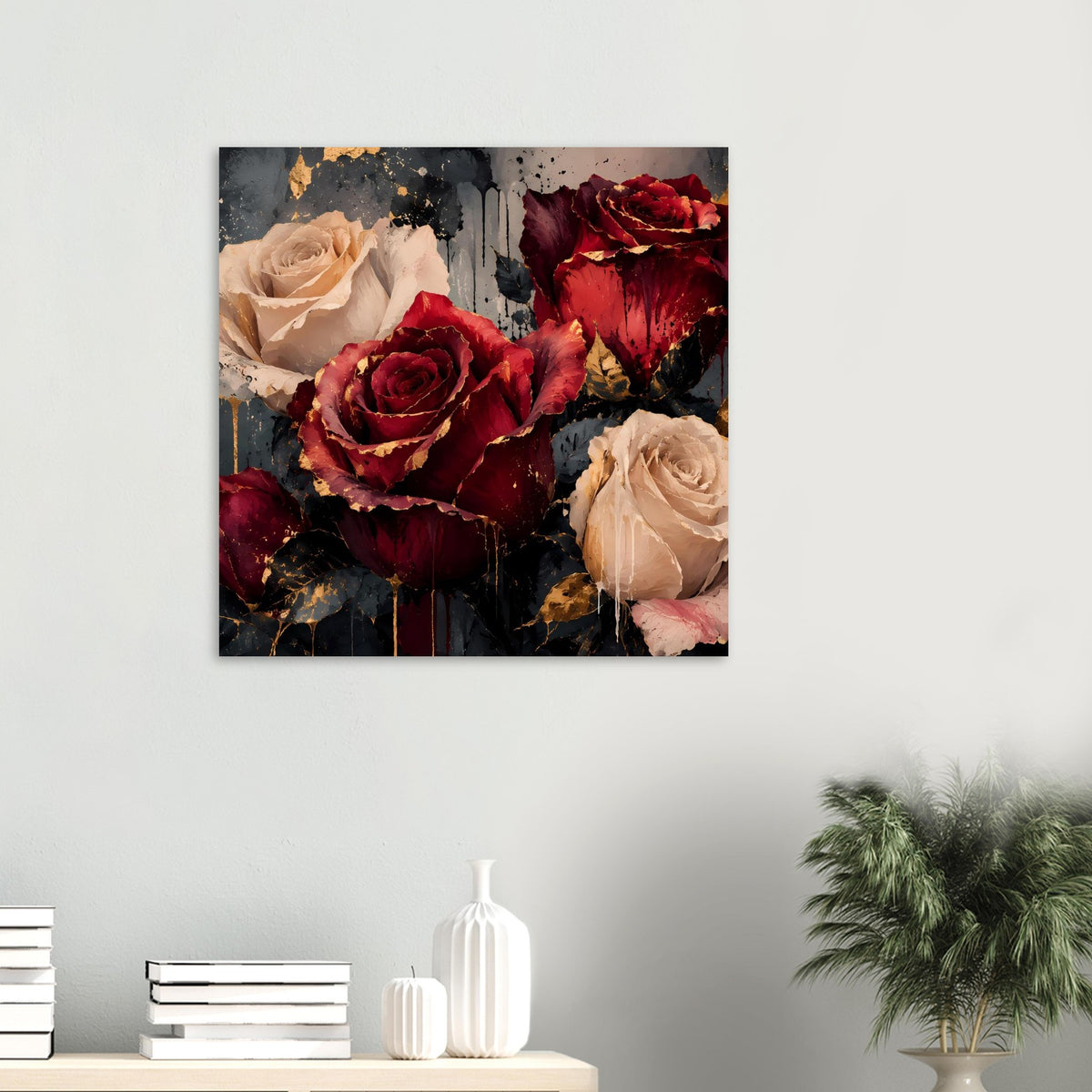 Kunstposter mit bordeauxroten und cremefarbenen Rosen, goldene Akzente, dunkler Hintergrund