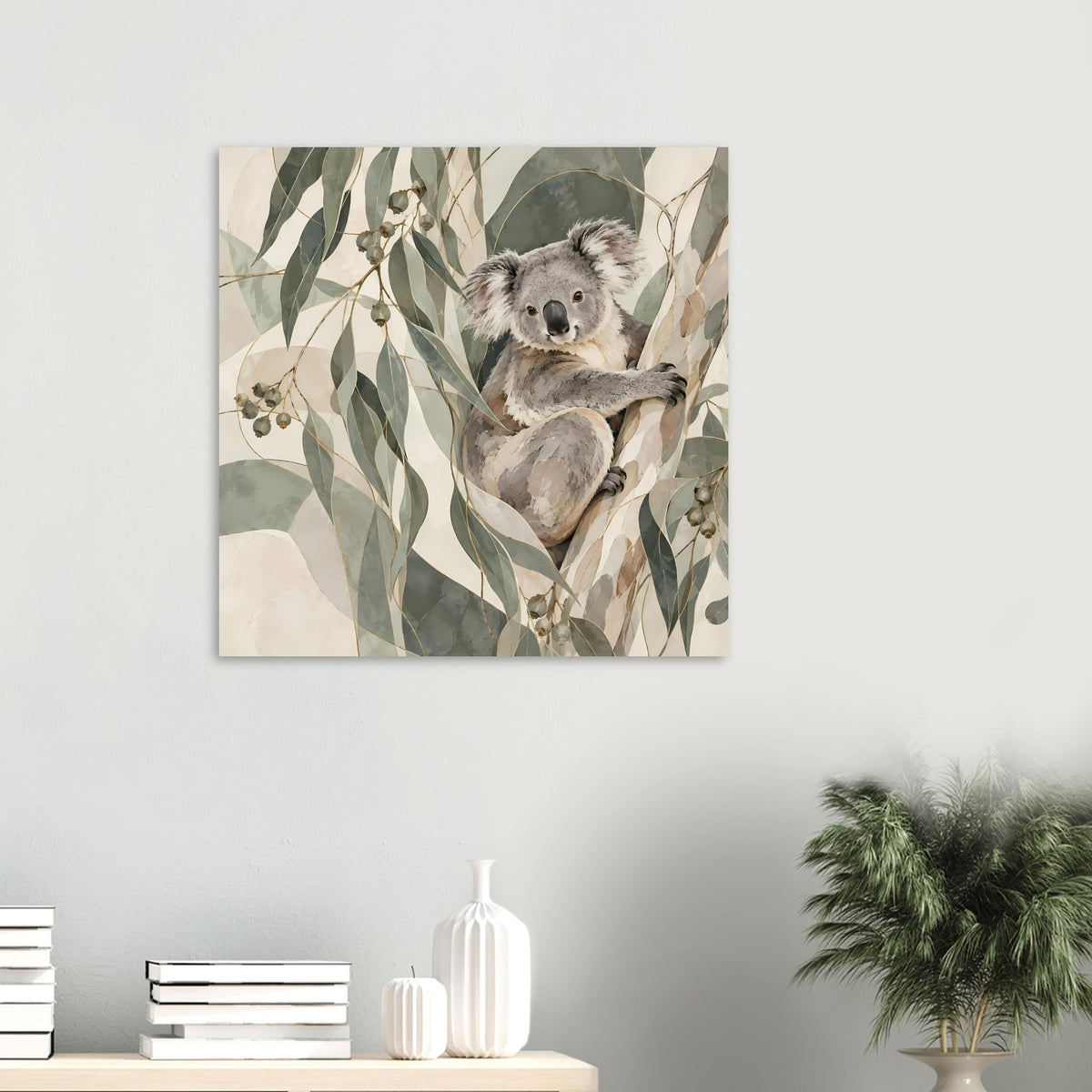 Quadratisches Tierposter mit Koala im Blätterzweig in Erdtönen