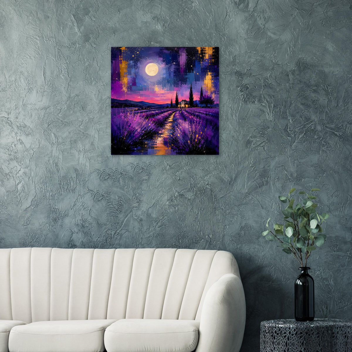 Wandposter mit Lavendelfeld, Weg zwischen Reihen, goldenem Mond und Abendhimmel im Bildausschnitt