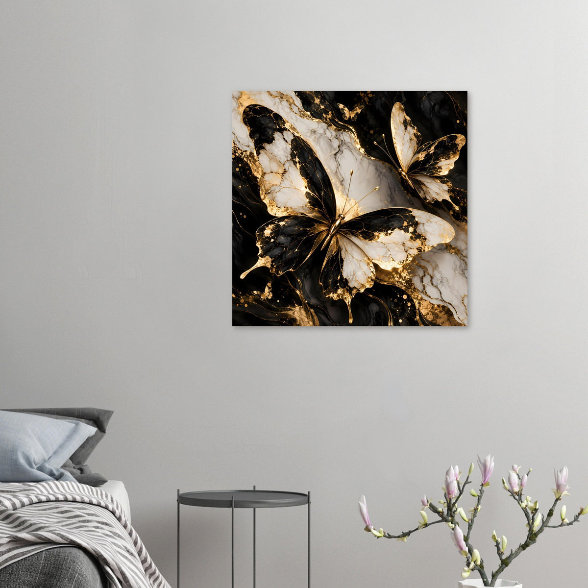 Quadratisches Poster mit Schmetterling in Schwarz-Gold, weiße Adern