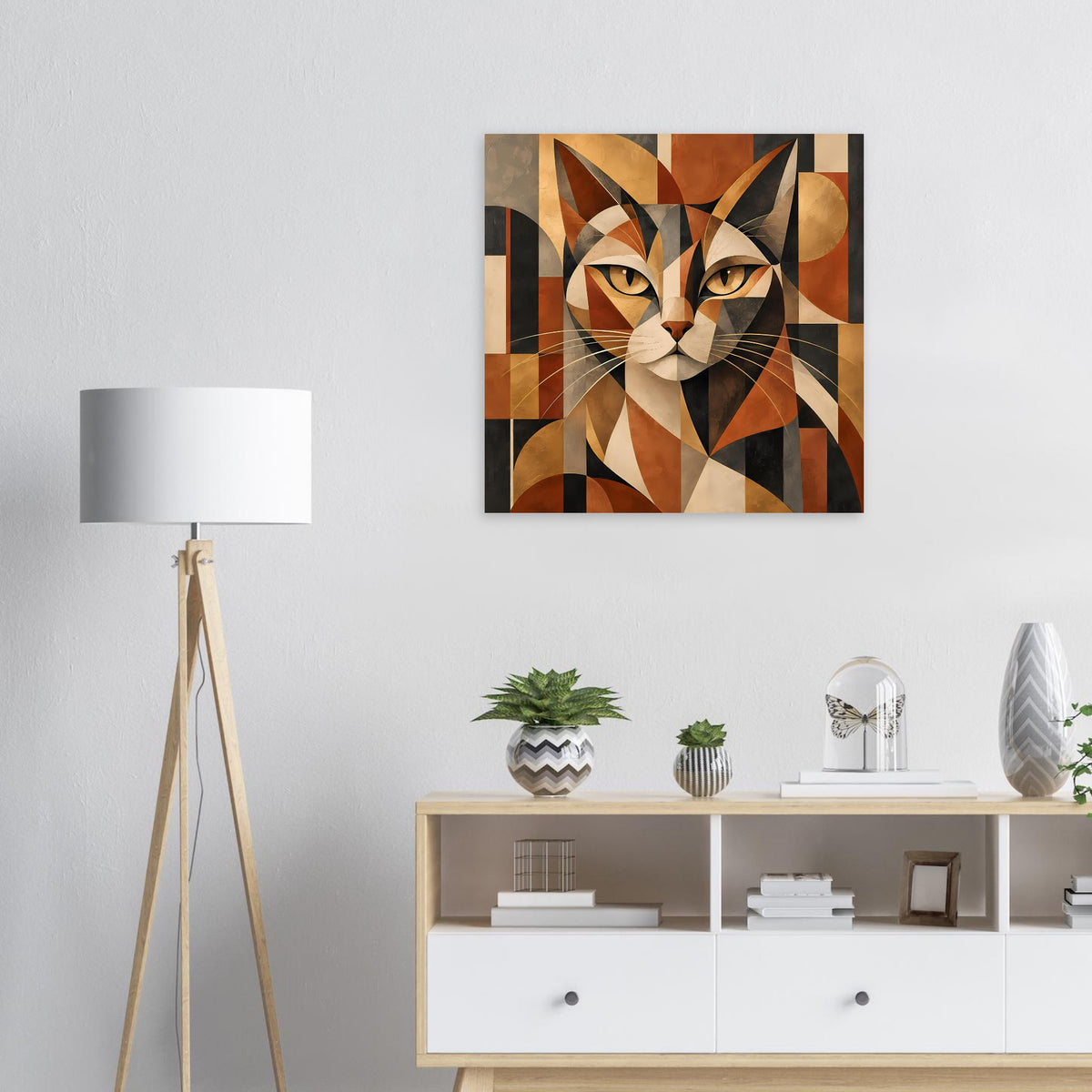 Poster mit geometrischem Katzenporträt in warmen Erdtönen, quadratisch gerahmt