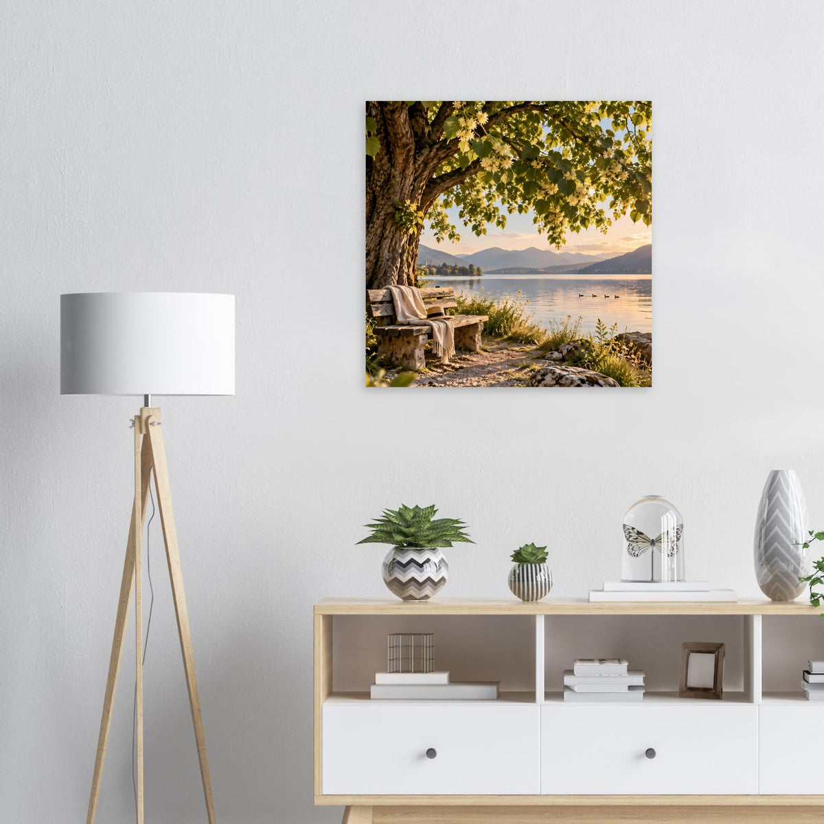 Wandposter: Seeufer mit Baum, Steinsteg und Abendhimmel, auf mattem Premiumpapier