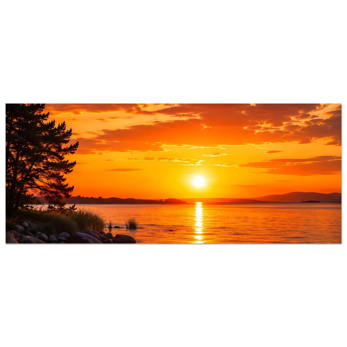 Horizontales Poster mit Sonnenuntergang über See, Reflexstreifen, Ufersteine und Nadelbaum links