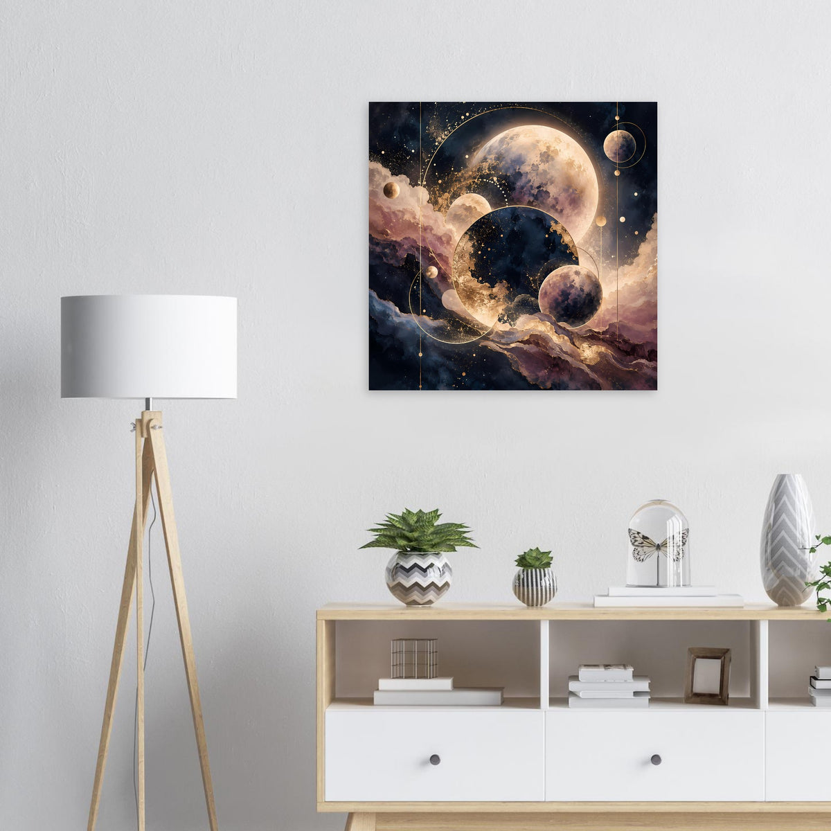 Planetposter mit schwarzen Rahmen, hellen Planeten und Sternnebel in dunklem Weltraumlook