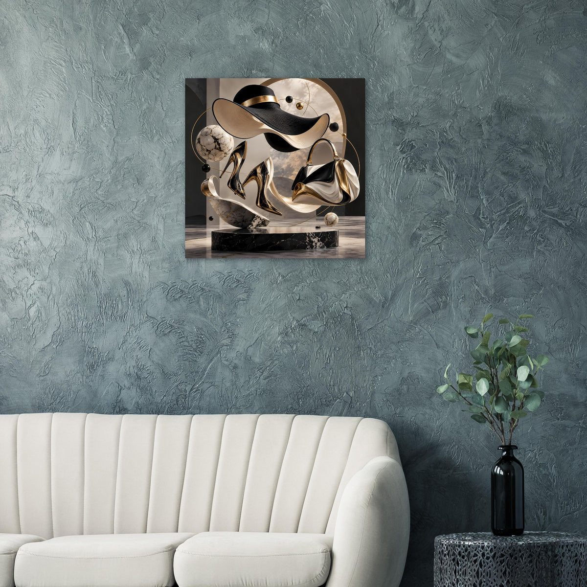 Gerahmtes Poster mit abstrakter Hutfigur, schwarzen Konturen und Goldglanz