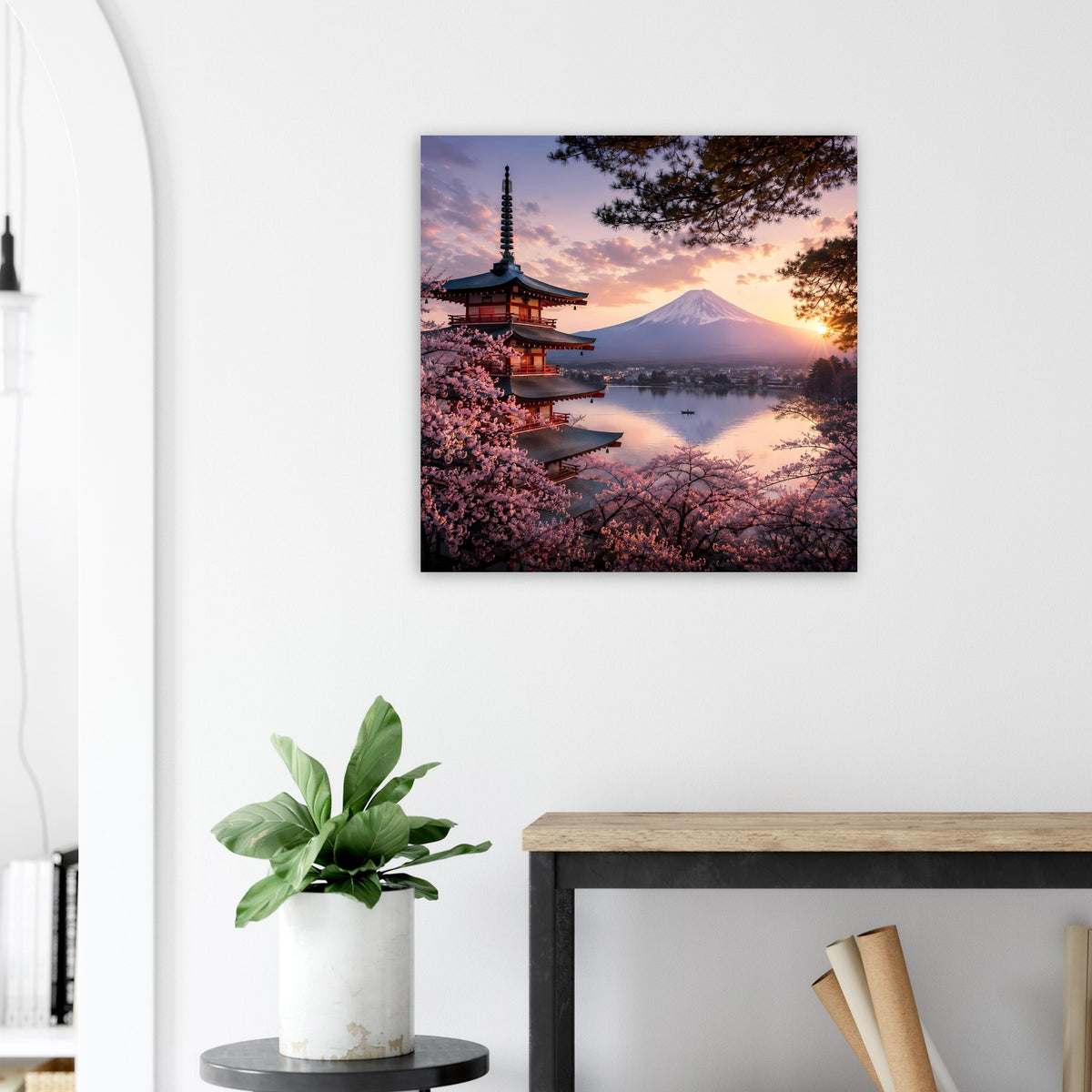 Quadratisches Poster mit japanischer Pagode am Ufer, Kirschblüten und Berg