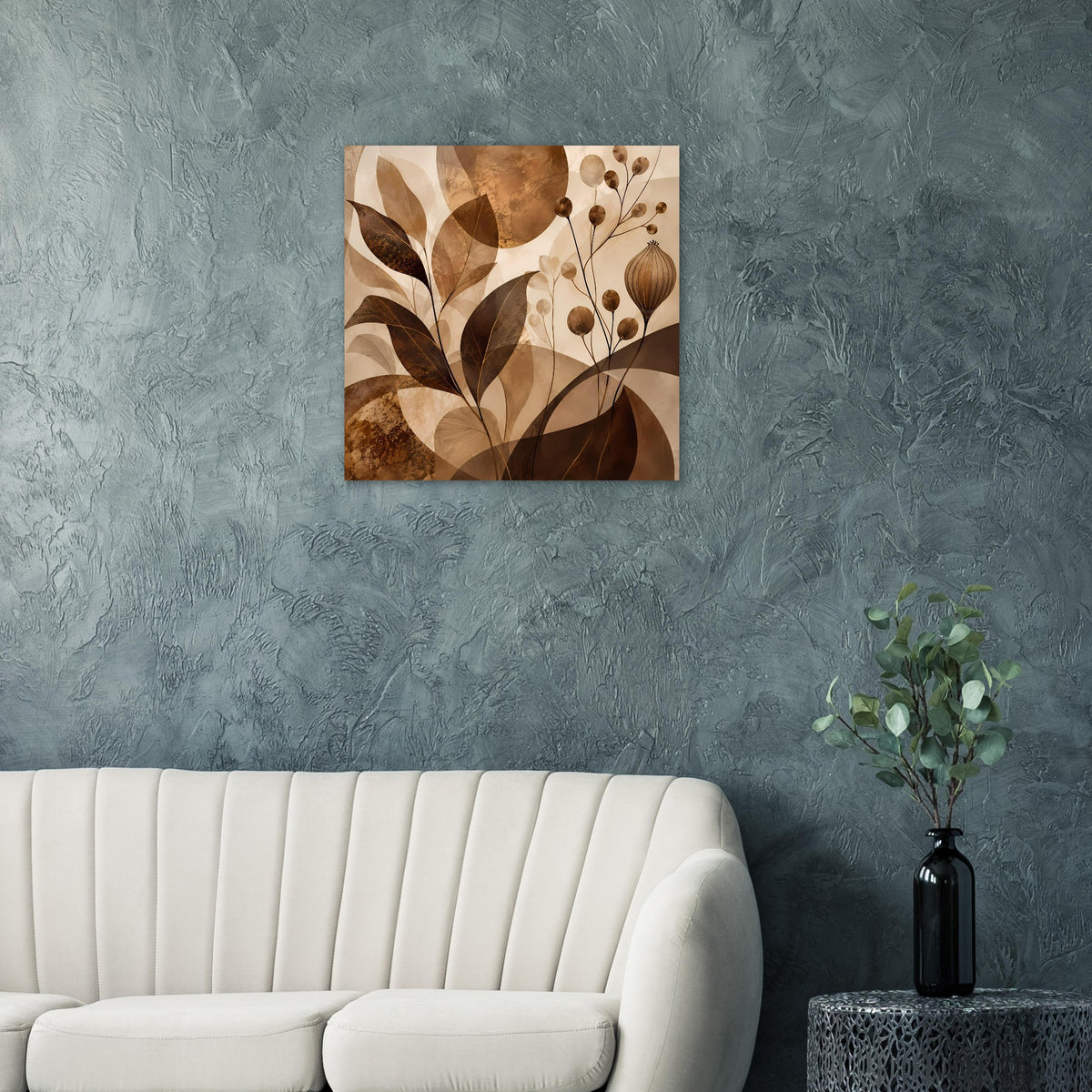 Quadratisches Blumenposter mit abstrakten Pflanzenformen in warmen Braun- und Beigetönen