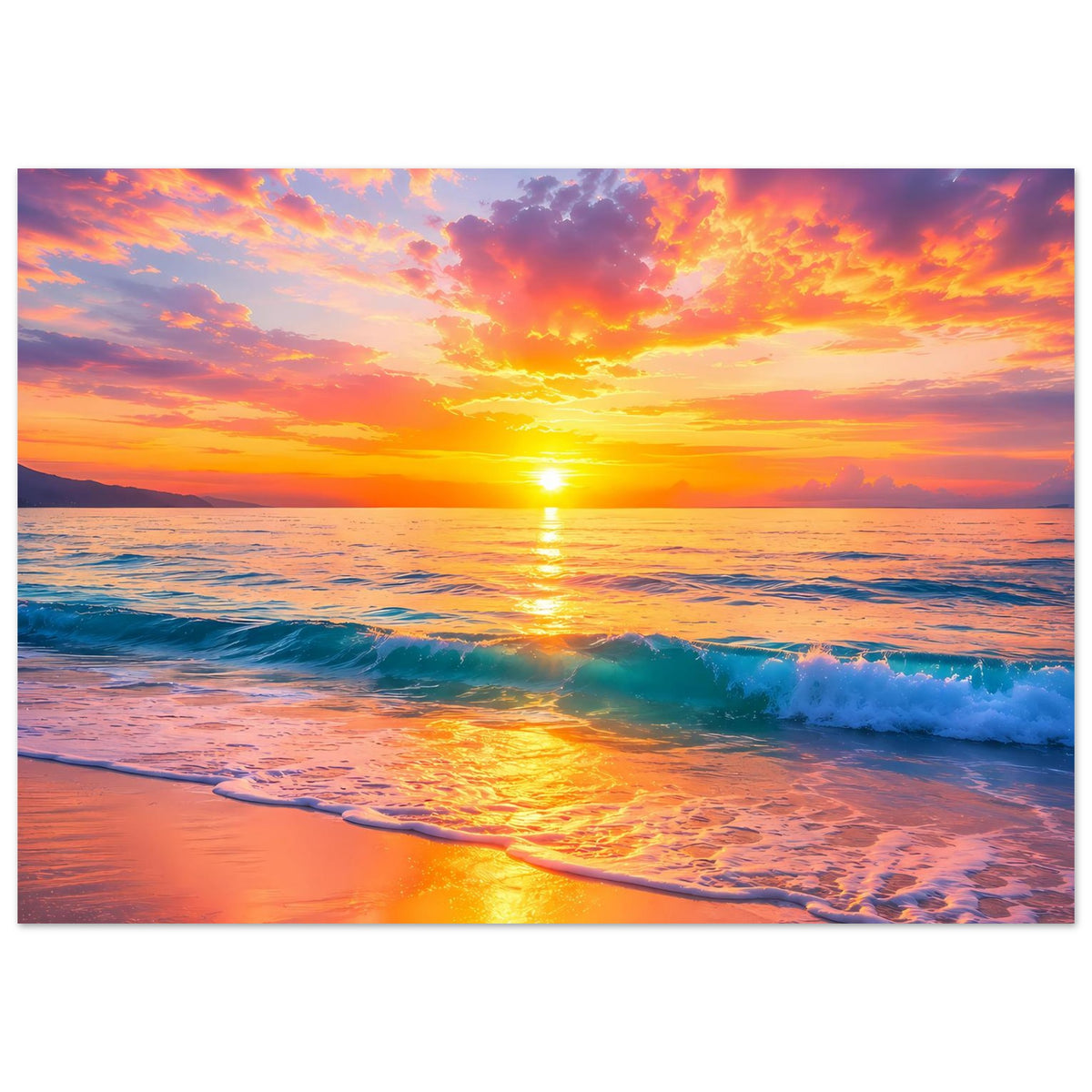 Horizontales Beachposter: Abendhimmel mit Sonne am Horizont, Wellen laufen an den Strand