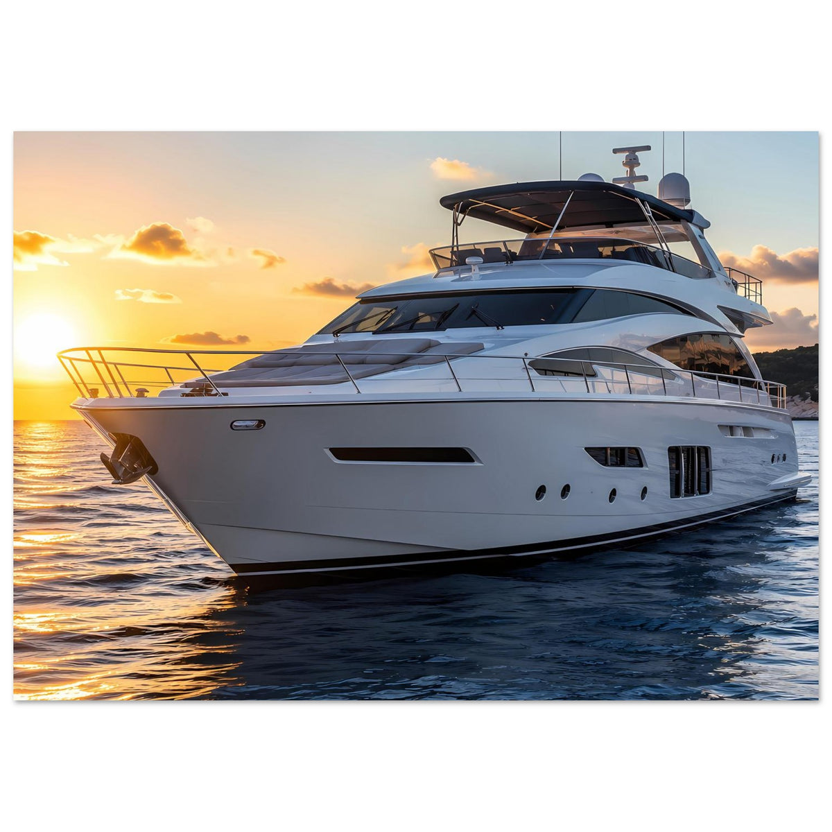 Poster mit weißer Yacht im Wasser, seitliche Gesamtansicht bei warmem Licht