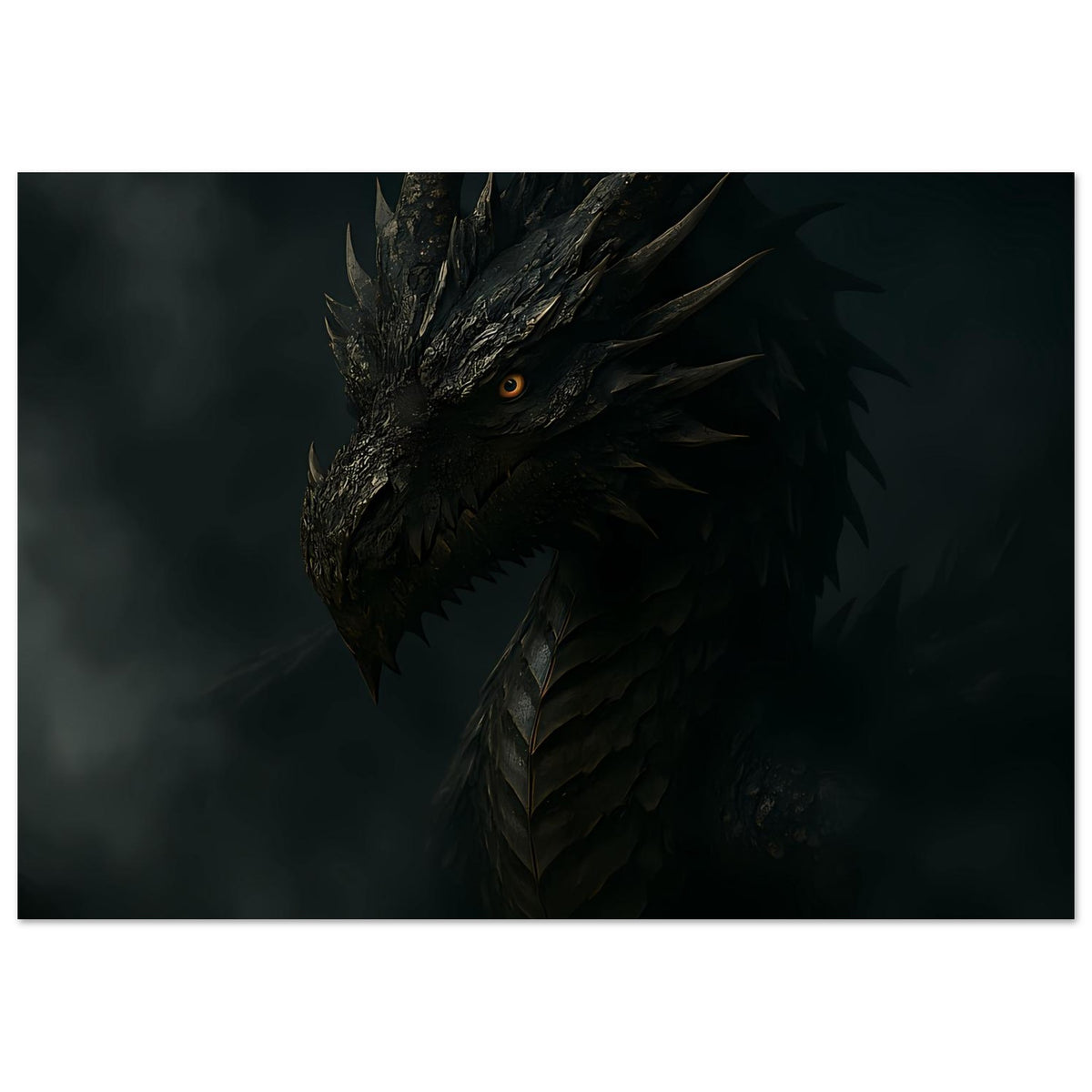 Poster im Querformat: schwarzer Drache mit gelbem Auge, markanter Kopf und Hörner