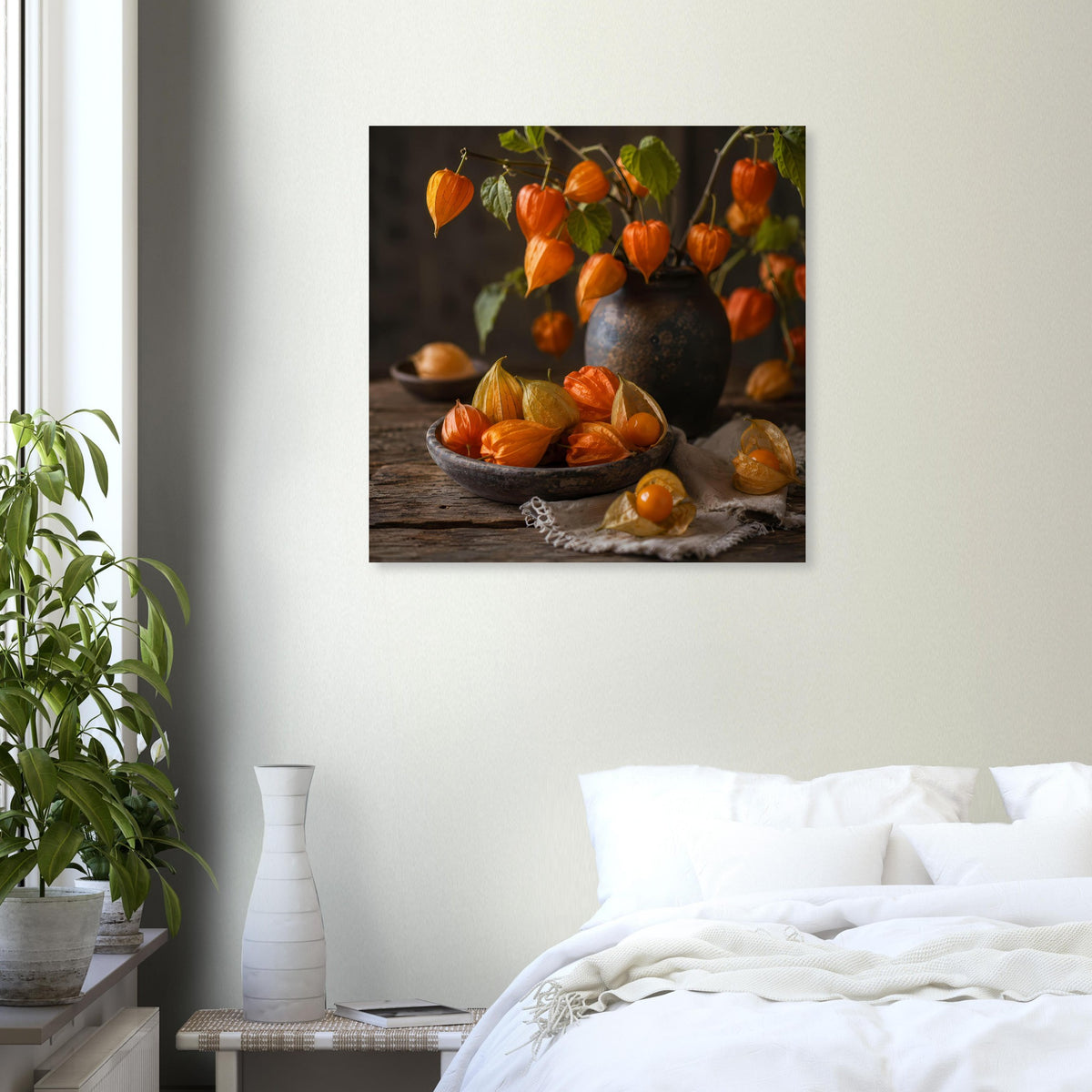 Quadratisches Wandposter mit Herbststillleben: orangefarbene Früchte, dunkle Vase, Holzoberfläche