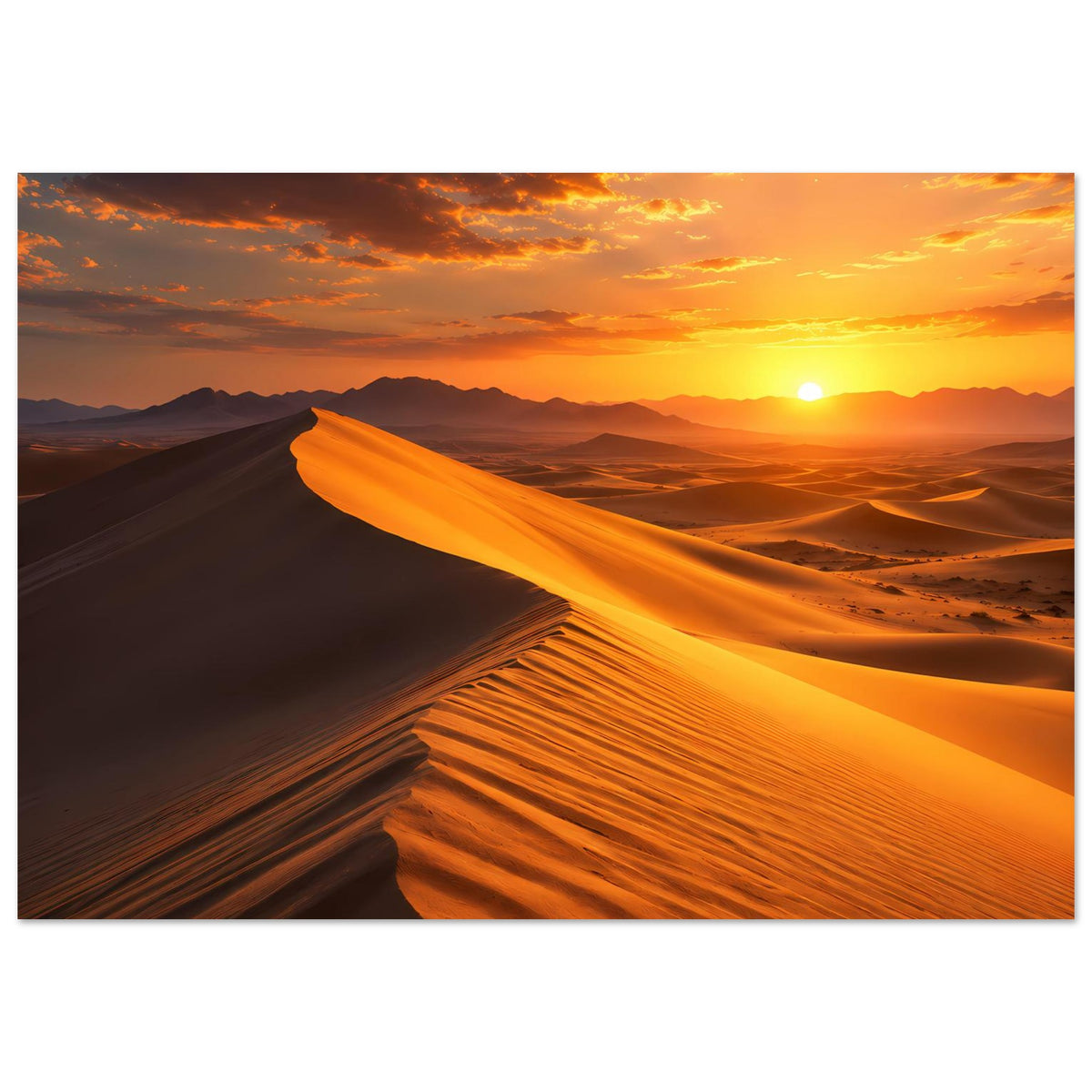 Wüstenlandschafts-Poster mit Dünen und Sonnenuntergang über Bergsilhouetten