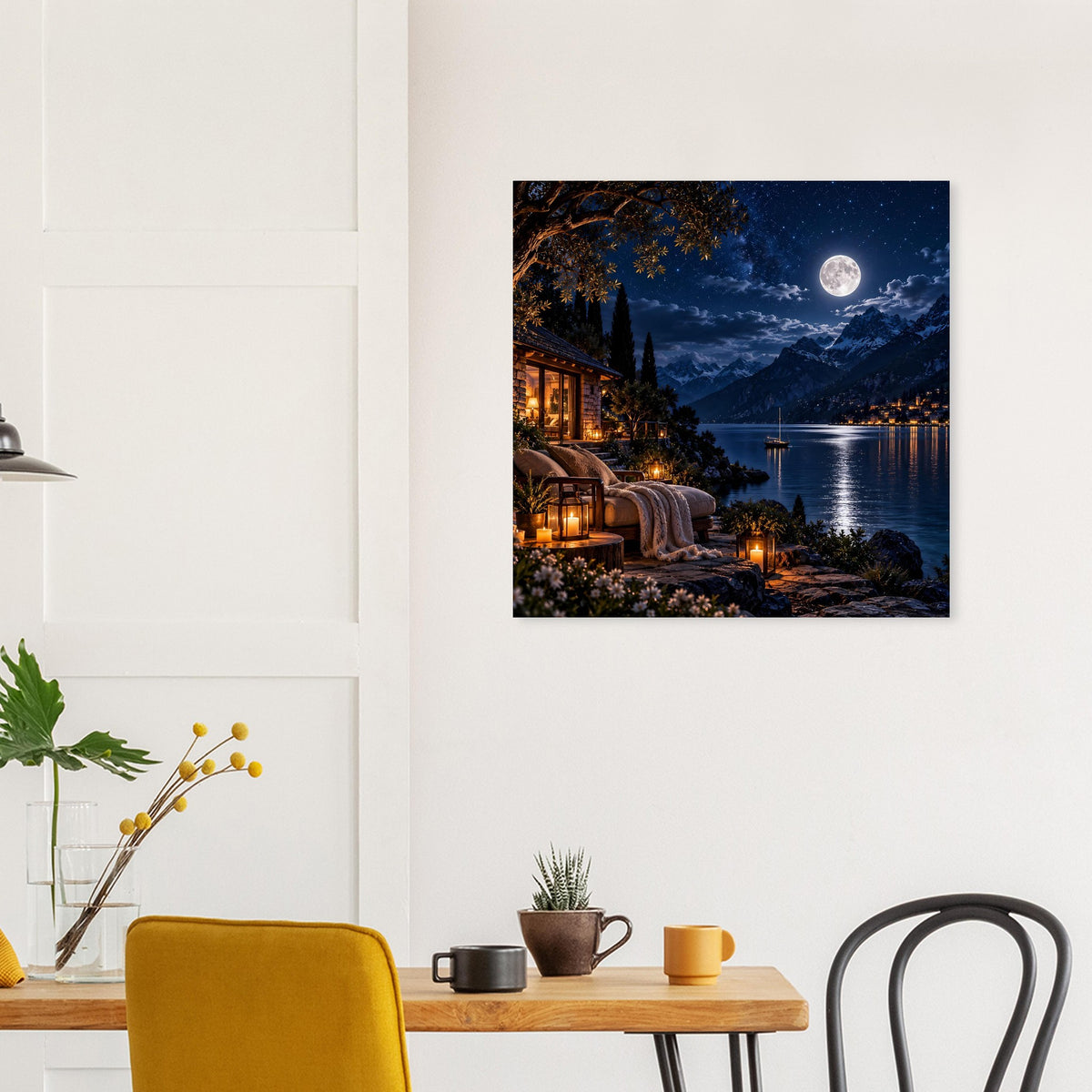 Poster mit nächtlichem See, Vollmond und warmen Lichtern am Ufer