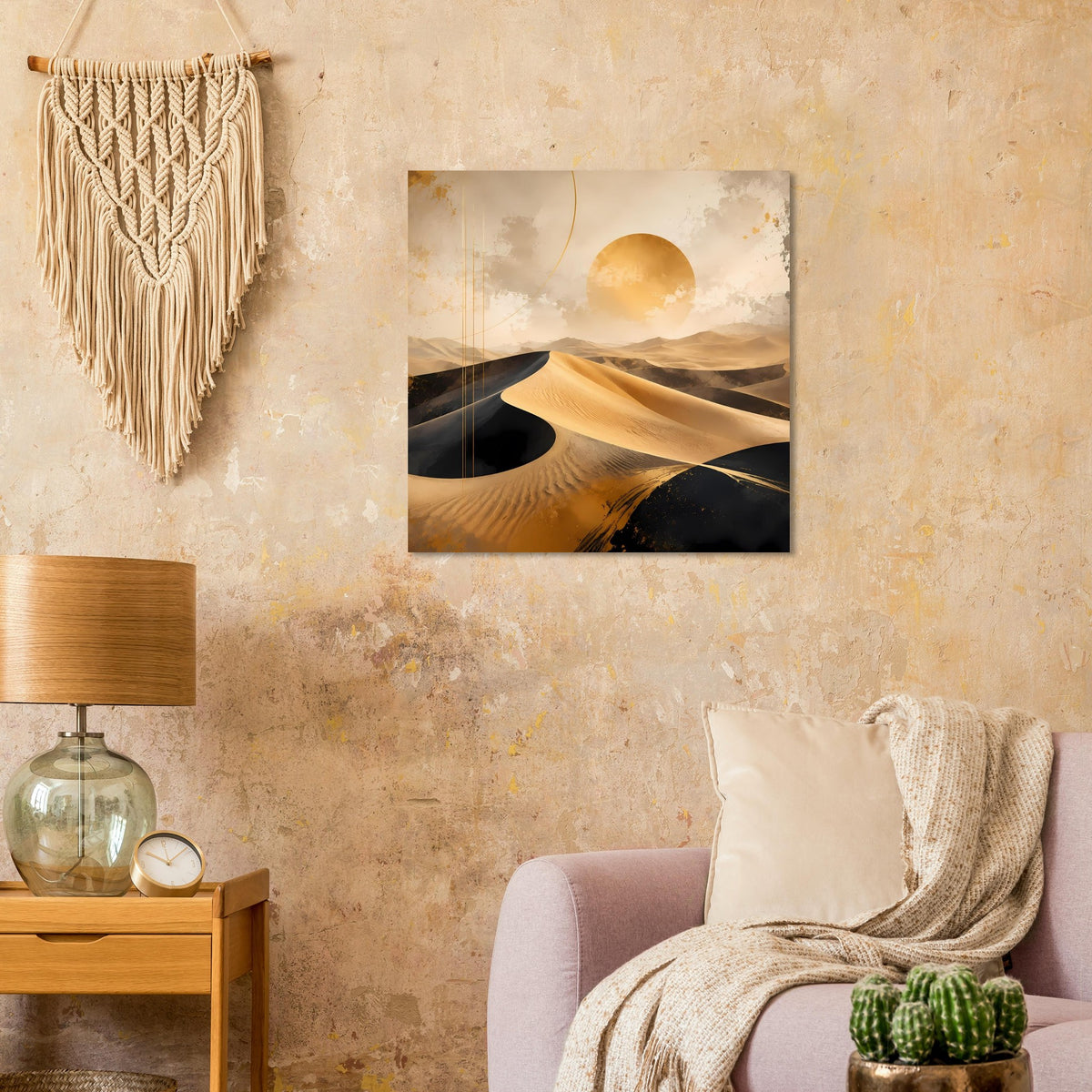 Quadratisches Poster mit goldenen Dünen, schwarzer Sandfläche und goldener Sonnenscheibe