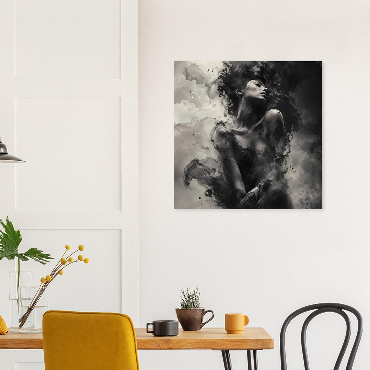 Monochromes Kunstposter mit abstrakter Frau im Rauch, quadratisches Motiv