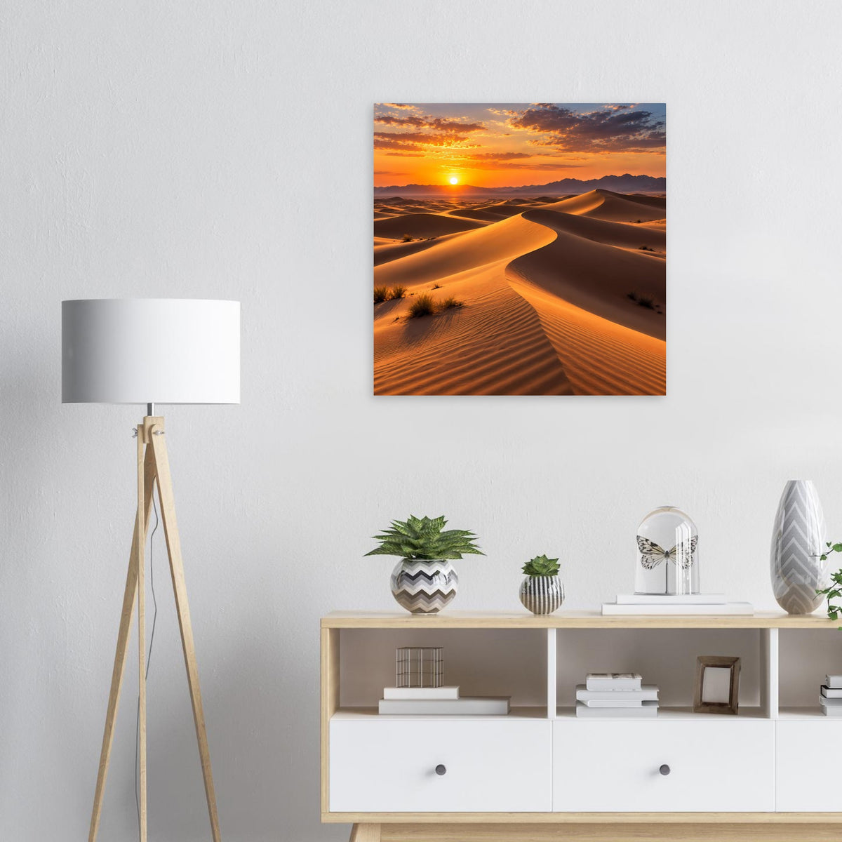 Quadratisches Poster mit Wüstenlandschaft und Sonnenuntergang über Dünen, warme Töne