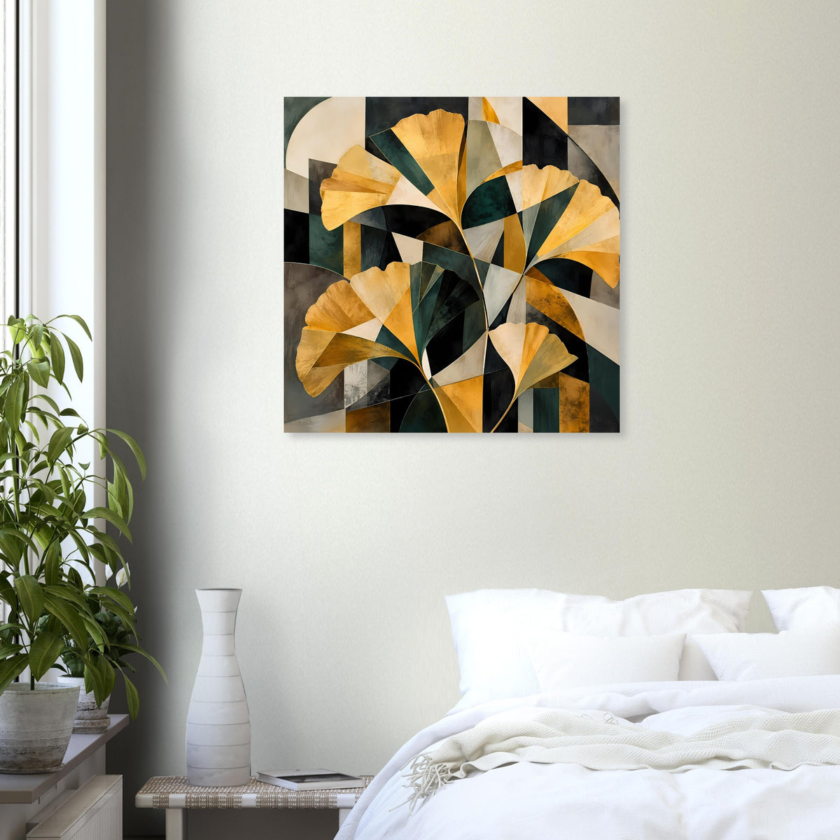 Abstraktes Blumenposter im Rahmen mit goldenen und tiefgrünen Elementen auf dunklem Grund